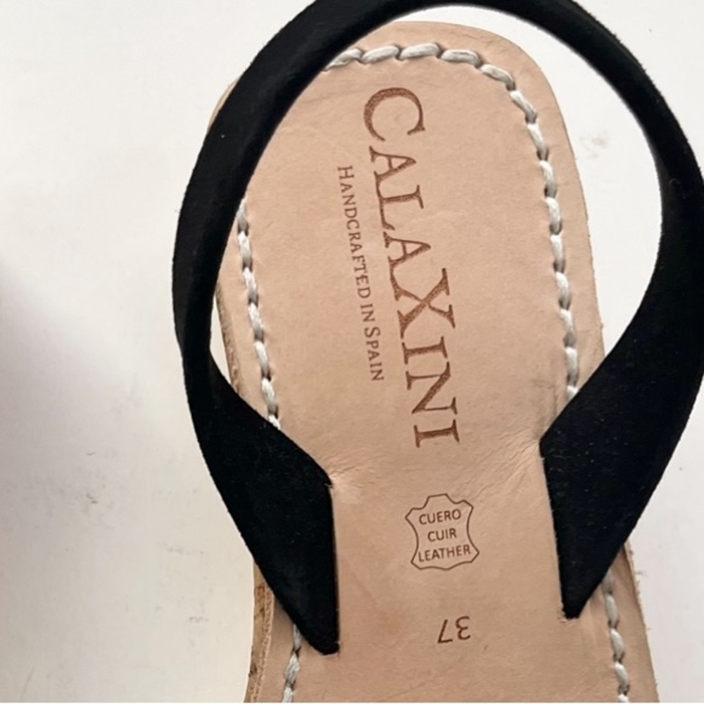 CalaXini simply perfect wedge braided suede sandals made
In Spain 37 US 6.5 - Picture 9 of 12